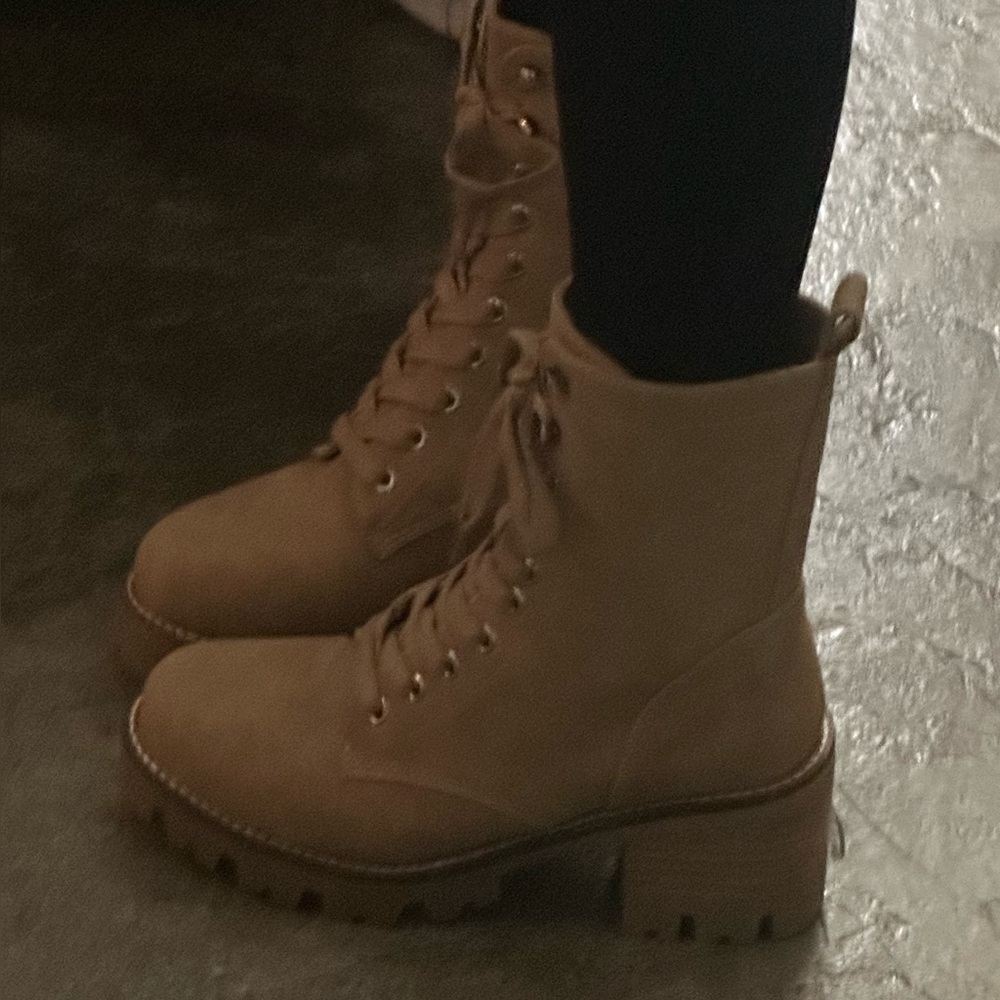 NEW IN BOX Dolce Vita Madey Tan Lace Up Combat Moto Boho Boots!  Sz 8.5 - Picture 4 of 6